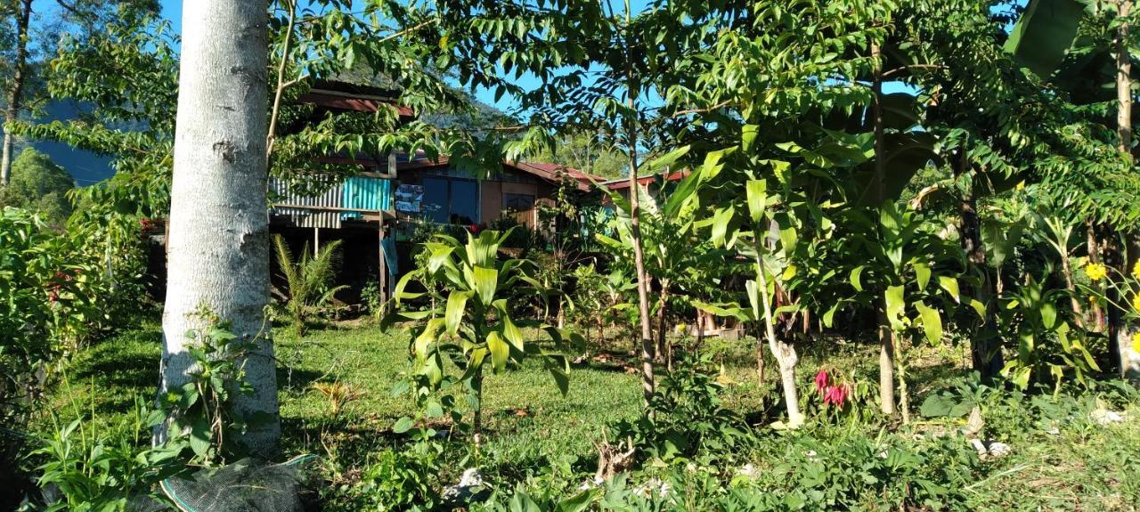 Karleta Homestay Ruteng Exterior foto