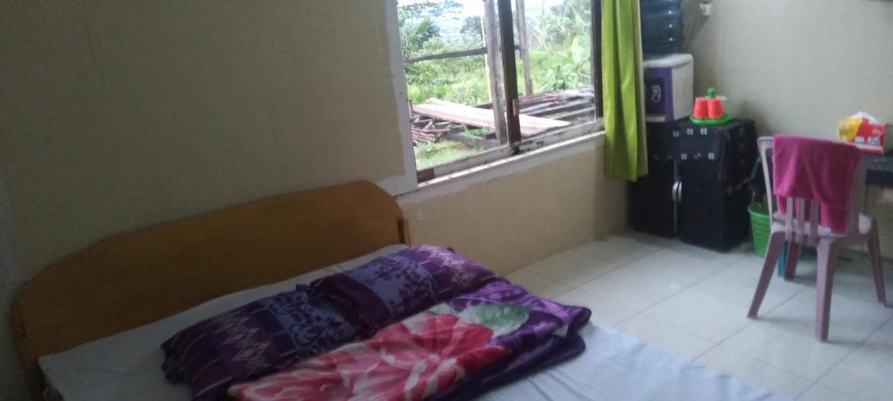 Karleta Homestay Ruteng Exterior foto