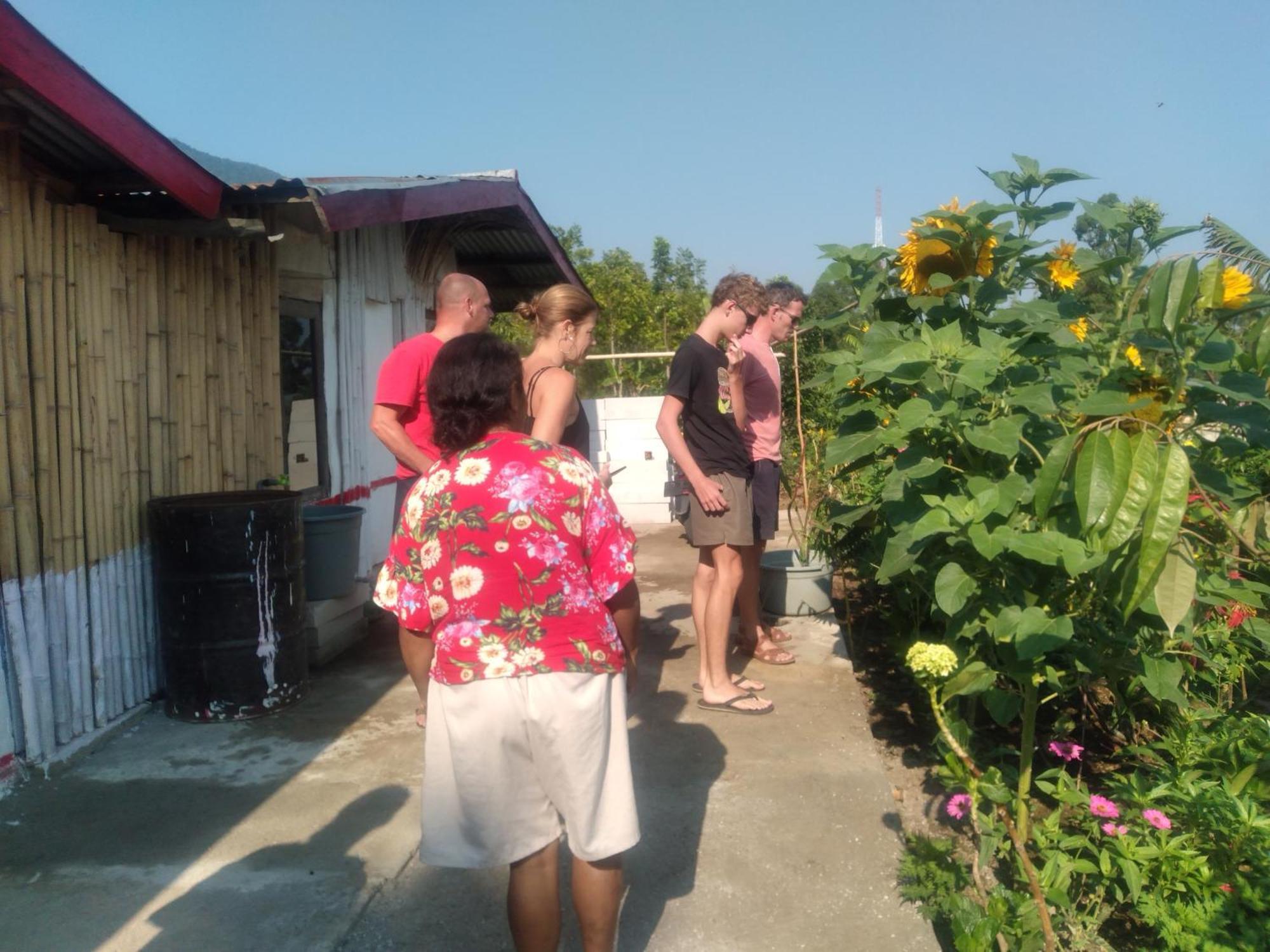 Karleta Homestay Ruteng Exterior foto
